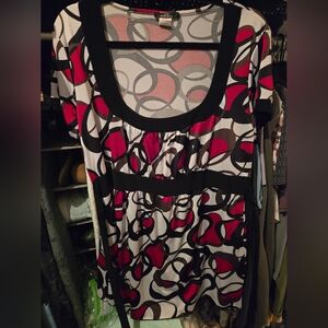 Trendy Black and Red Graphic Top